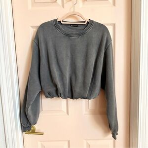 NWOT grey cropped Zara sweatshirt